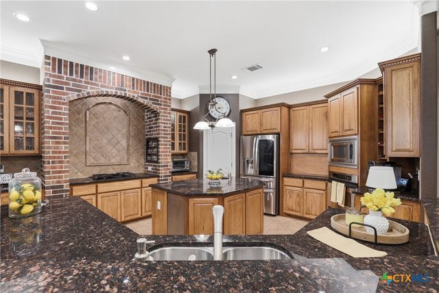 107 W Majestic Oak Lane, Georgetown, TX 78633