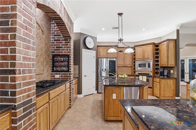 107 W Majestic Oak Lane, Georgetown, TX 78633