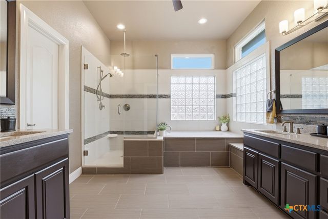 107 W Majestic Oak Lane, Georgetown, TX 78633