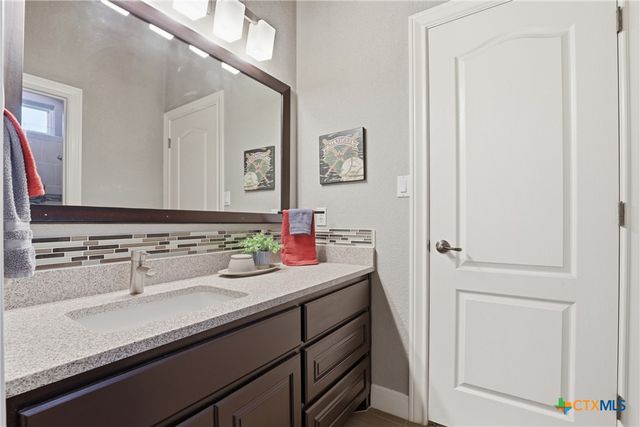 107 W Majestic Oak Lane, Georgetown, TX 78633