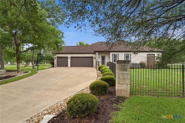 107 W Majestic Oak Lane, Georgetown, TX 78633