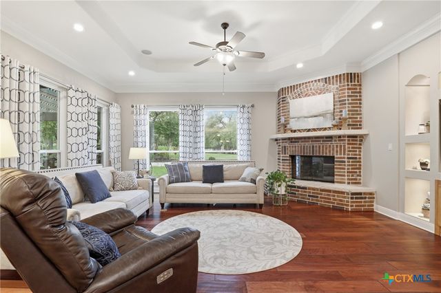 107 W Majestic Oak Lane, Georgetown, TX 78633