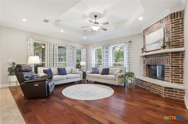 107 W Majestic Oak Lane, Georgetown, TX 78633