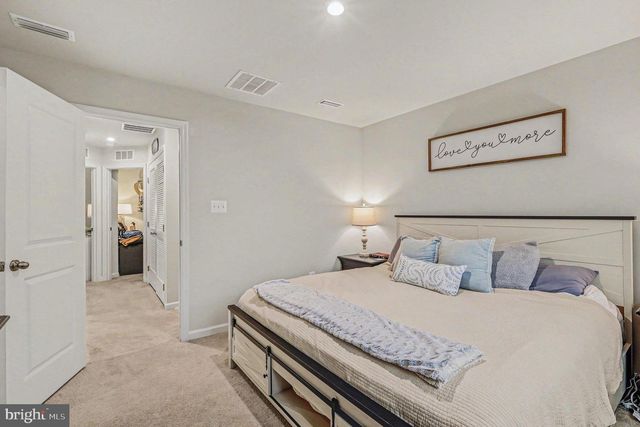 137 KENSINGTON CIR, Middletown, VA 22645