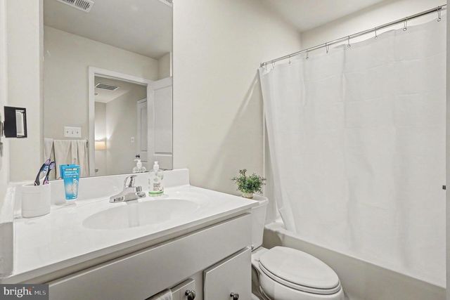 137 KENSINGTON CIR, Middletown, VA 22645