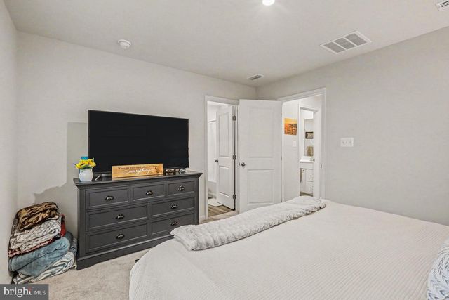 137 KENSINGTON CIR, Middletown, VA 22645