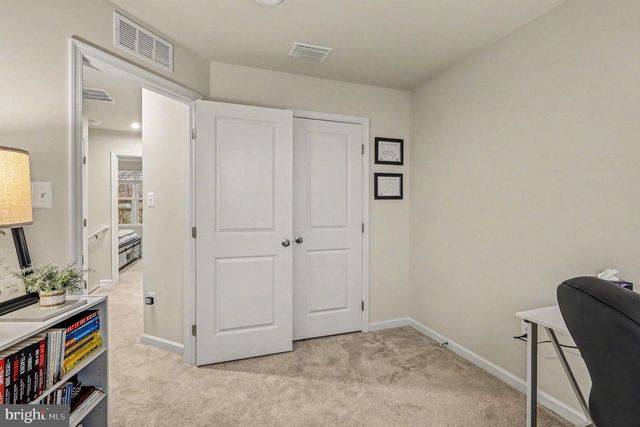 137 KENSINGTON CIR, Middletown, VA 22645