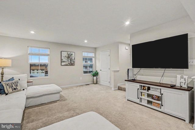 137 KENSINGTON CIR, Middletown, VA 22645