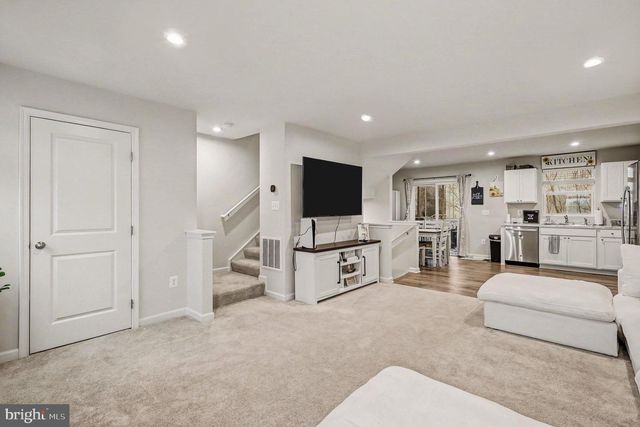 137 KENSINGTON CIR, Middletown, VA 22645