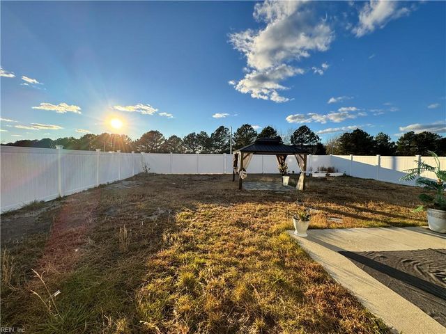 218 Tassell CRES, Suffolk, VA 23434