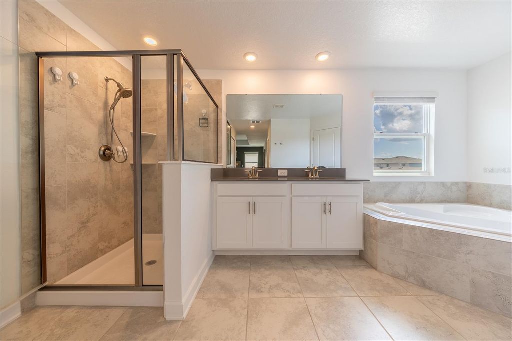 Image 17 of property listing at 11456 RHYME AVENUE, Orlando, FL 32832