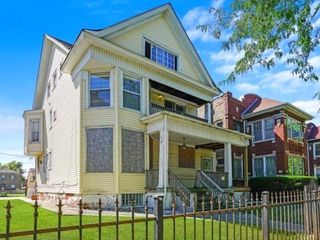 2115 E 72nd Place, Chicago, IL 60649