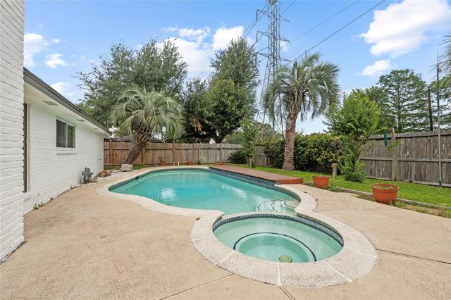 2326 Ashmont Drive, Missouri City, TX 77489