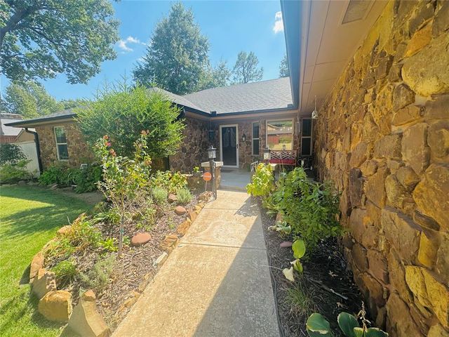 3918 Brookhollow Road, Norman, OK 73072