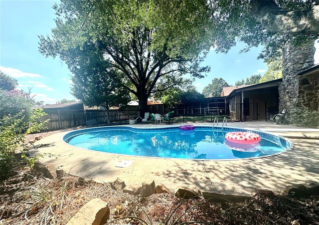 3918 Brookhollow Road, Norman, OK 73072