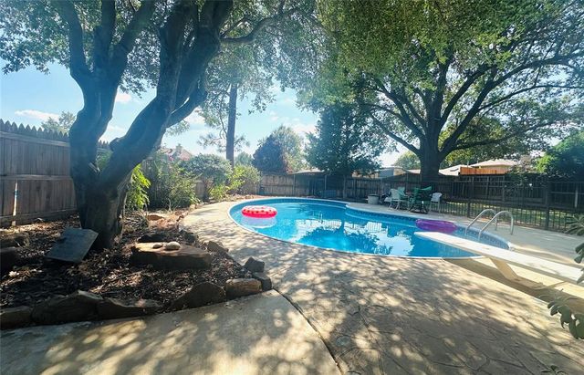 3918 Brookhollow Road, Norman, OK 73072