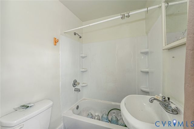 1047 Sussex St, Petersburg, VA 23803