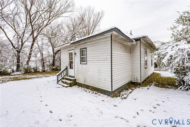 1047 Sussex St, Petersburg, VA 23803