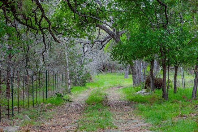 910 Abbey RD, Liberty Hill, TX 78642