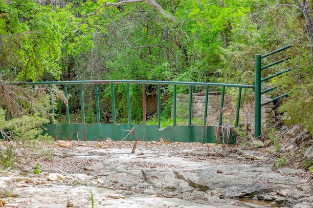 910 Abbey RD, Liberty Hill, TX 78642