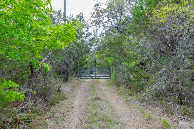 910 Abbey RD, Liberty Hill, TX 78642