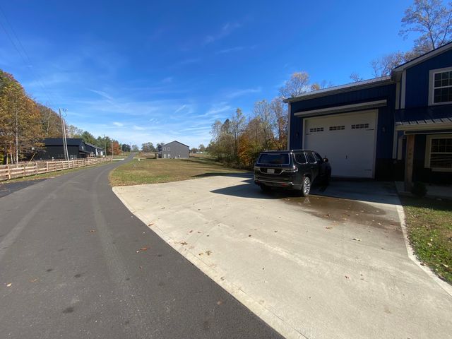 180 Peach Tree Lane, Russell Springs, KY 42642