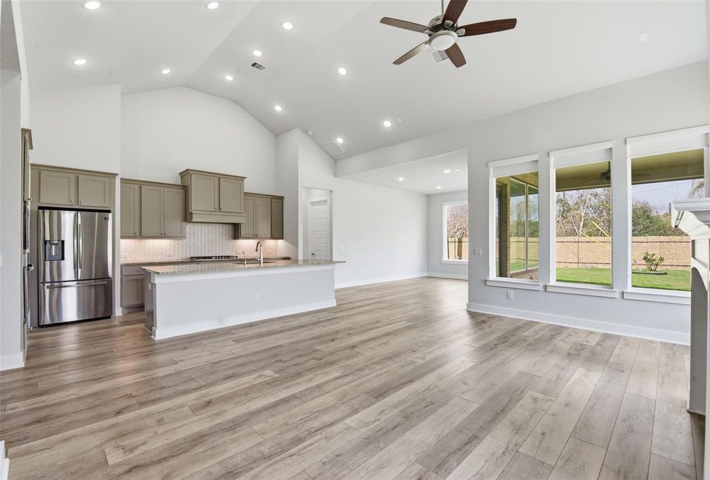 3431 Mckinney Ridge Drive, Houston, TX 77059