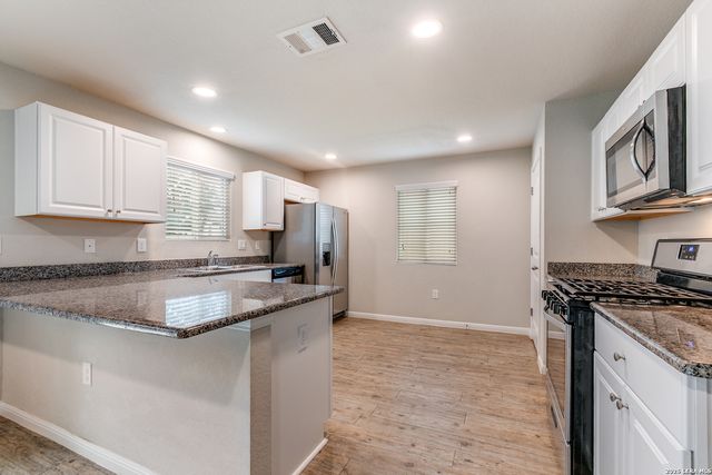 10302 Relic Oaks, San Antonio, TX 78240