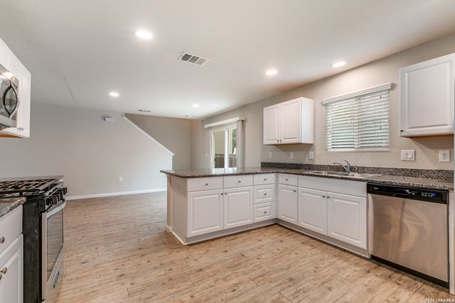 10302 Relic Oaks, San Antonio, TX 78240