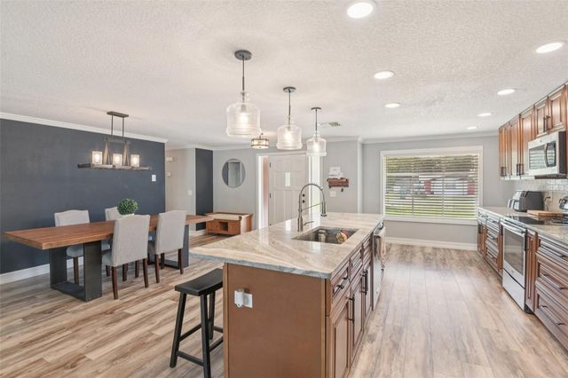 5942 13TH STREET, Zephyrhills, FL 33542