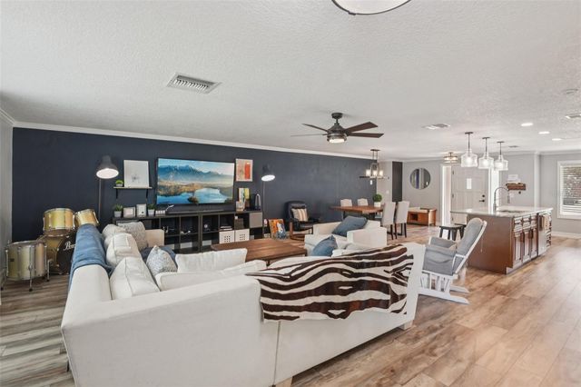 5942 13TH STREET, Zephyrhills, FL 33542