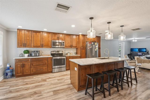 5942 13TH STREET, Zephyrhills, FL 33542