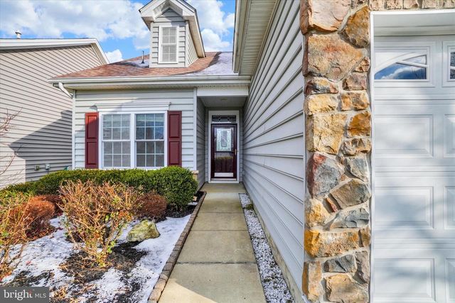 631 THOREAU DR, Mount Joy, PA 17552