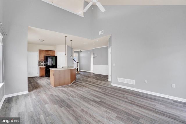 631 THOREAU DR, Mount Joy, PA 17552