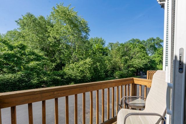 551 Hildreth St 27, Dracut, MA 01826