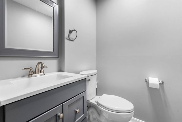 551 Hildreth St 27, Dracut, MA 01826