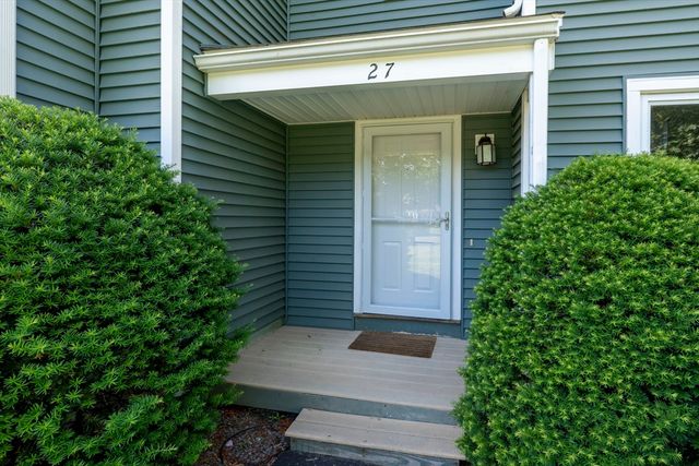 551 Hildreth St 27, Dracut, MA 01826