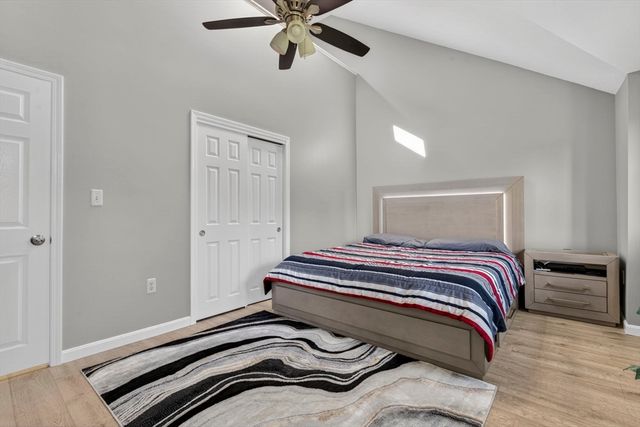 551 Hildreth St 27, Dracut, MA 01826
