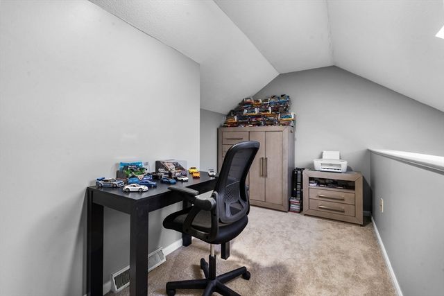 551 Hildreth St 27, Dracut, MA 01826