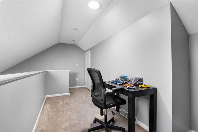 551 Hildreth St 27, Dracut, MA 01826