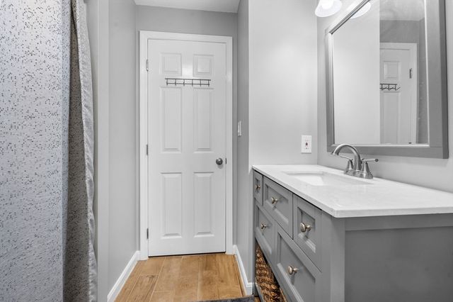 551 Hildreth St 27, Dracut, MA 01826