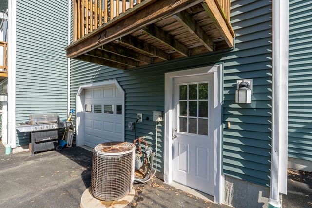 551 Hildreth St 27, Dracut, MA 01826