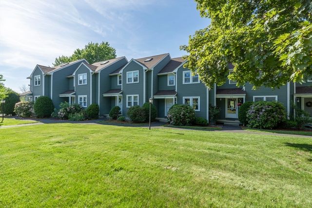 551 Hildreth St 27, Dracut, MA 01826
