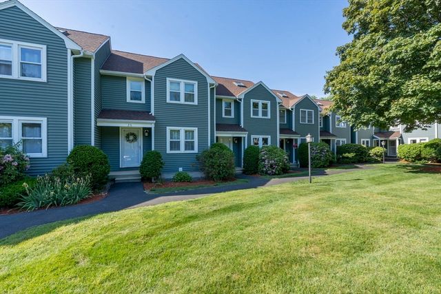 551 Hildreth St 27, Dracut, MA 01826