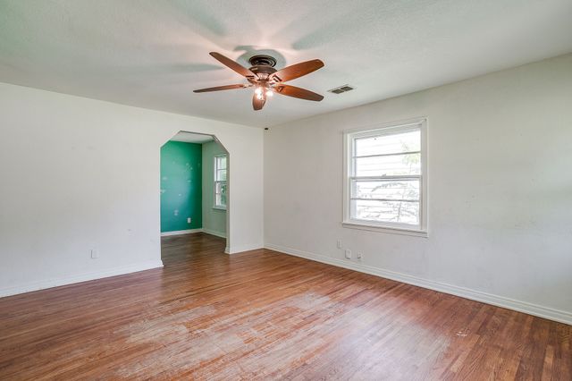 200 Westfork Drive, Fort Worth, TX 76114