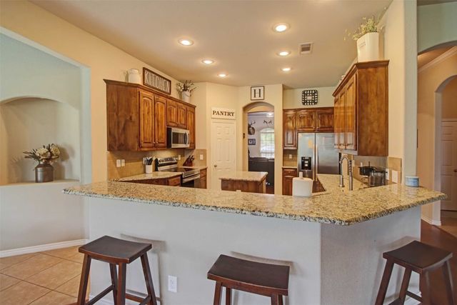 108 Champions Way, Azle, TX 76020