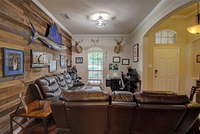 108 Champions Way, Azle, TX 76020