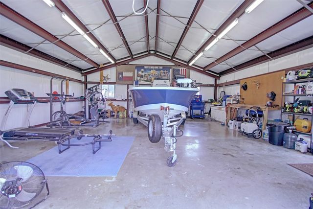 108 Champions Way, Azle, TX 76020
