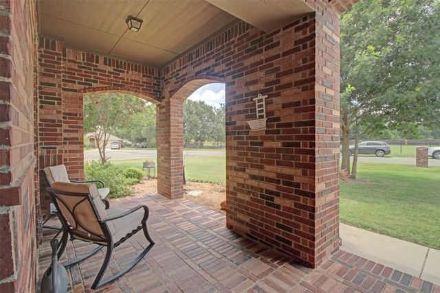 108 Champions Way, Azle, TX 76020