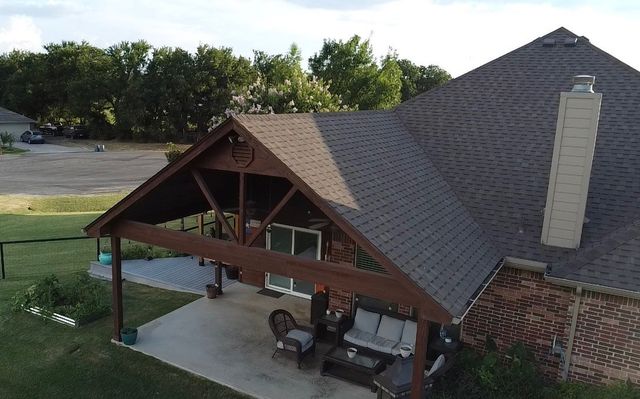 108 Champions Way, Azle, TX 76020